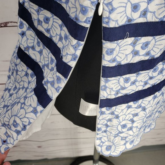 Talbots Woman's Blue Striped Floral Lace‎ Detail Short Sleeve Blouse Size 10 - Picture 5 of 11